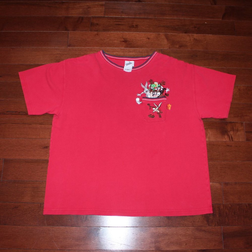 (2000) "Looney Tunes" pocket tee